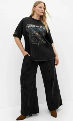Western Soul Oversized Tee - black wash