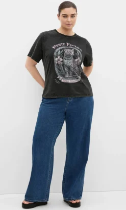 Wild Beauty Tee - black acid wash