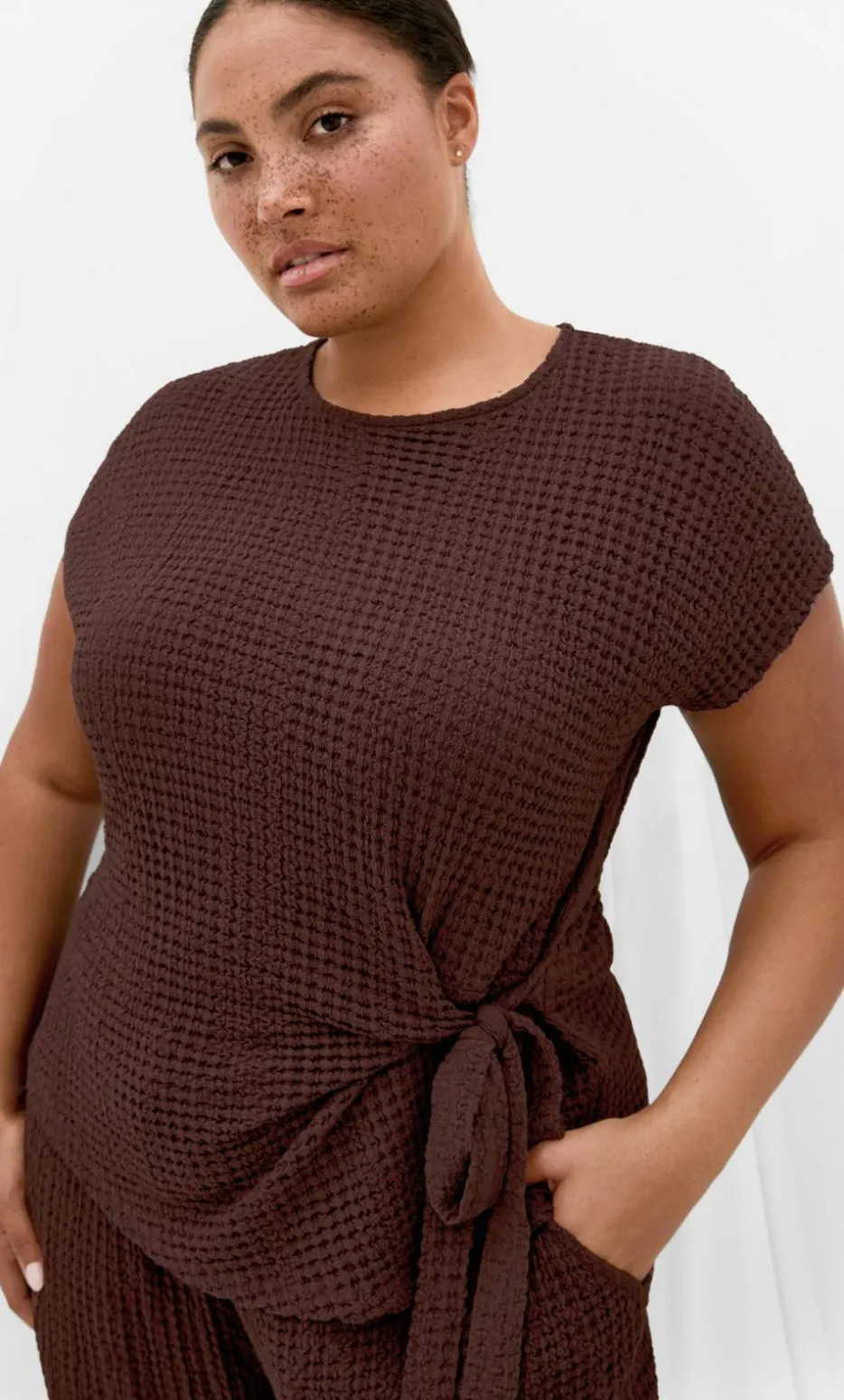 Zoie Side Tie Top - chocolate